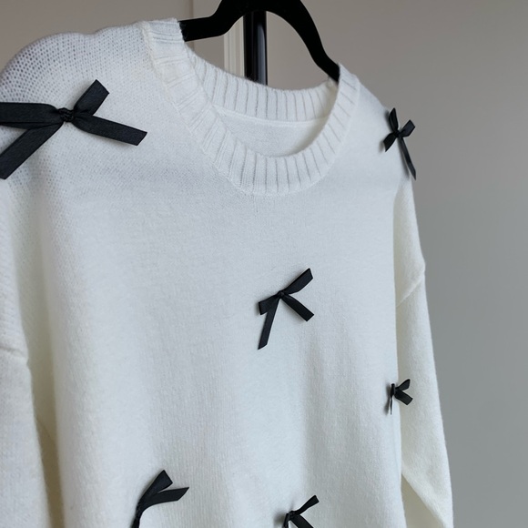 NWT Eggshell Sweater - Picture 2 of 4